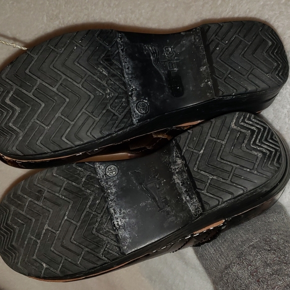 Dansko Patent Leather Reptile Pattern Clogs, US size 5.5-6, EU 36, Copper Brown - Picture 5 of 9